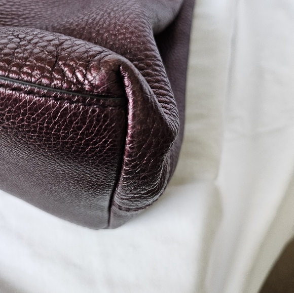 GUCCI EUC Hobo leather with metal chain & tassel - Picture 7 of 17